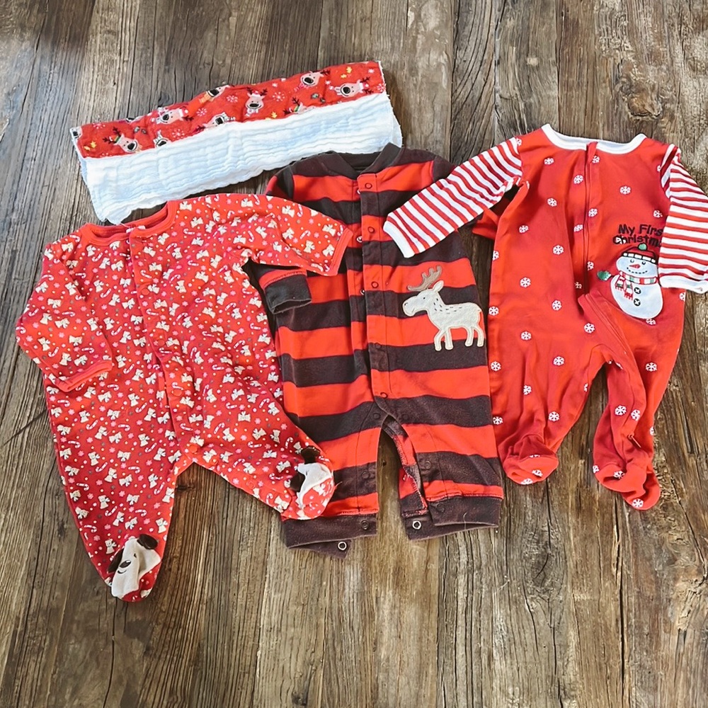 Baby’s Christmas matching set!